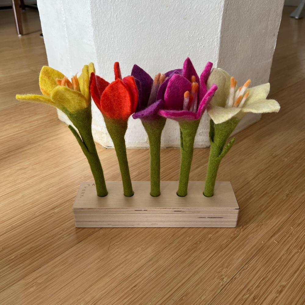 Lovevery felt flowers